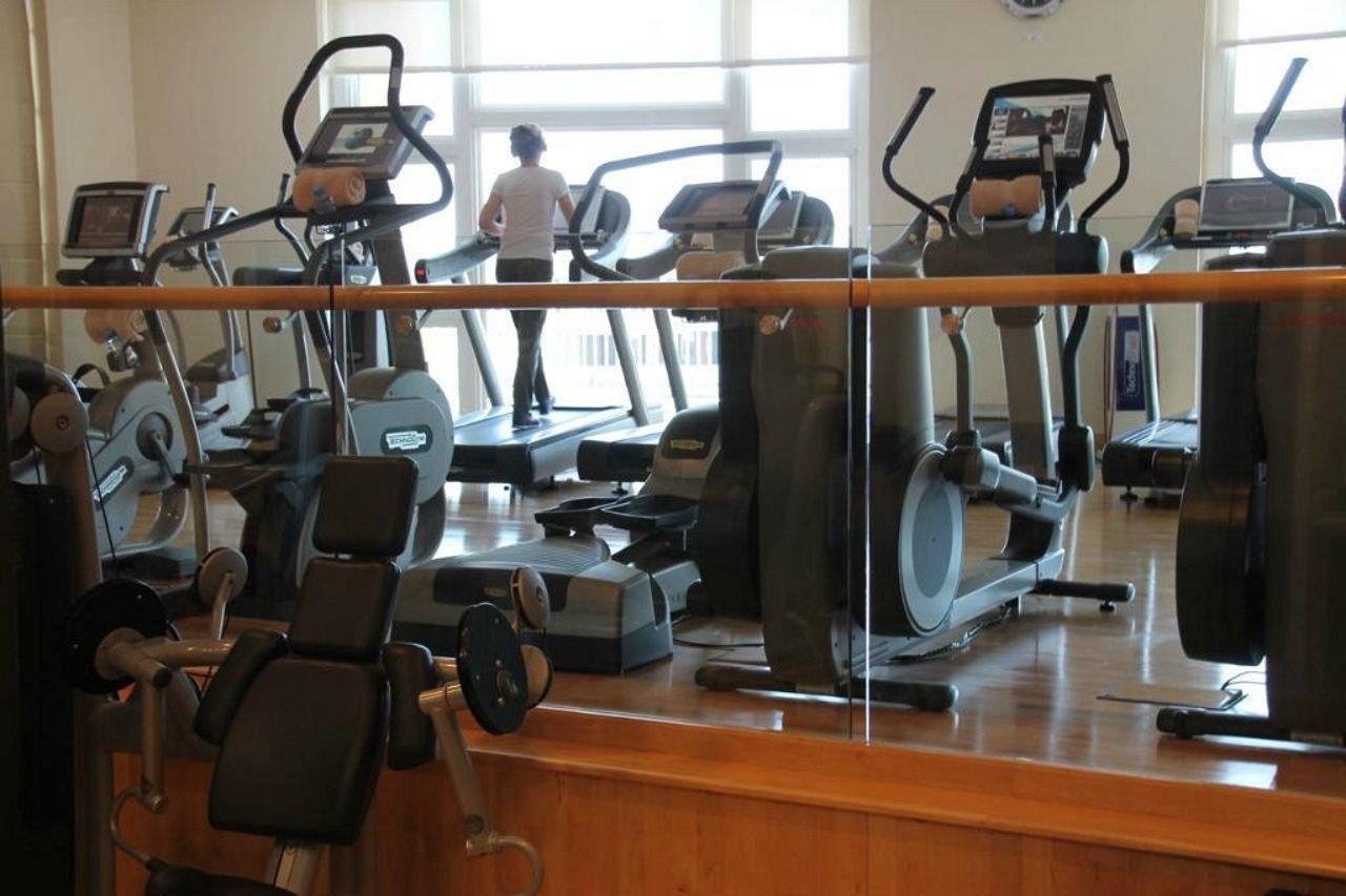Four Seasons Hotel Доха Екстер'єр фото Elliptical cross trainer