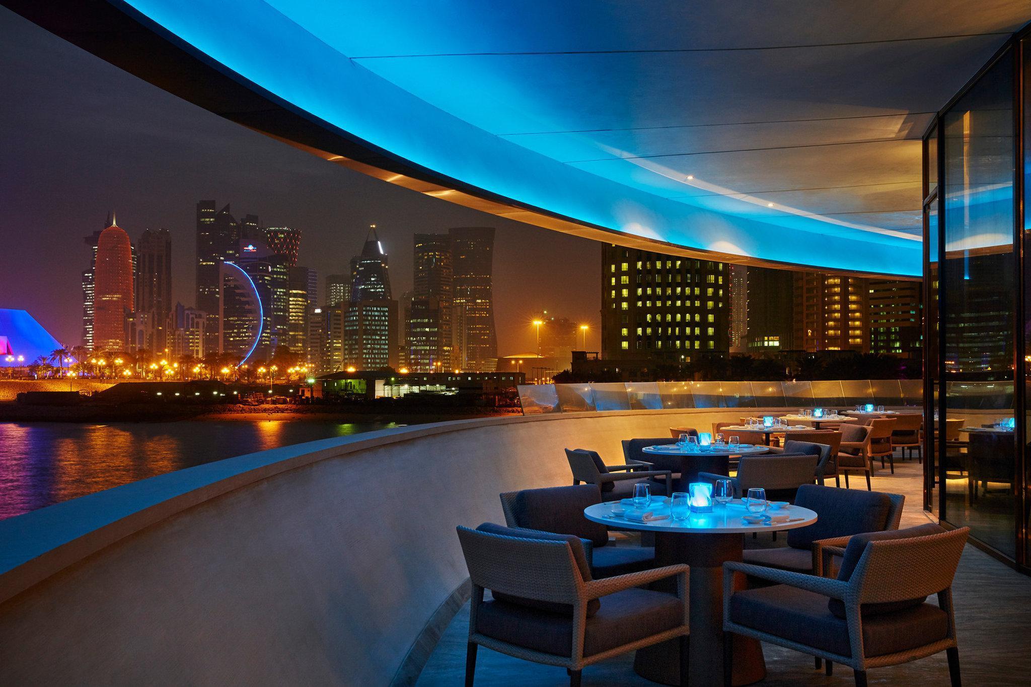 Four Seasons Hotel Доха Екстер'єр фото The Address Lounge at Dubai International Airport