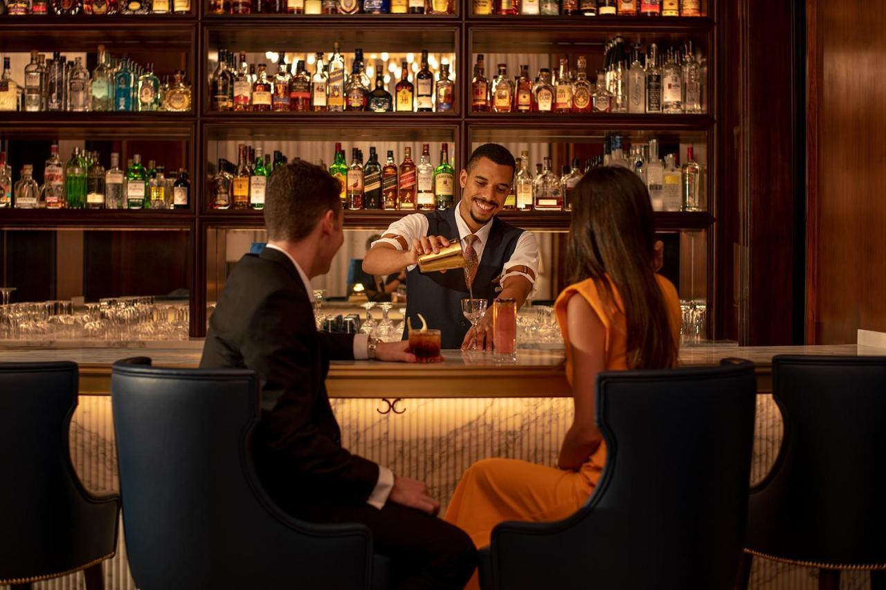 Four Seasons Hotel Доха Екстер'єр фото The Bar at The Ivy