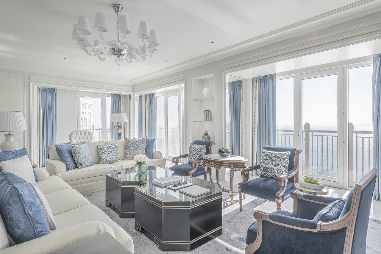 Four Seasons Hotel Доха Екстер'єр фото A living room at the Four Seasons Hotel