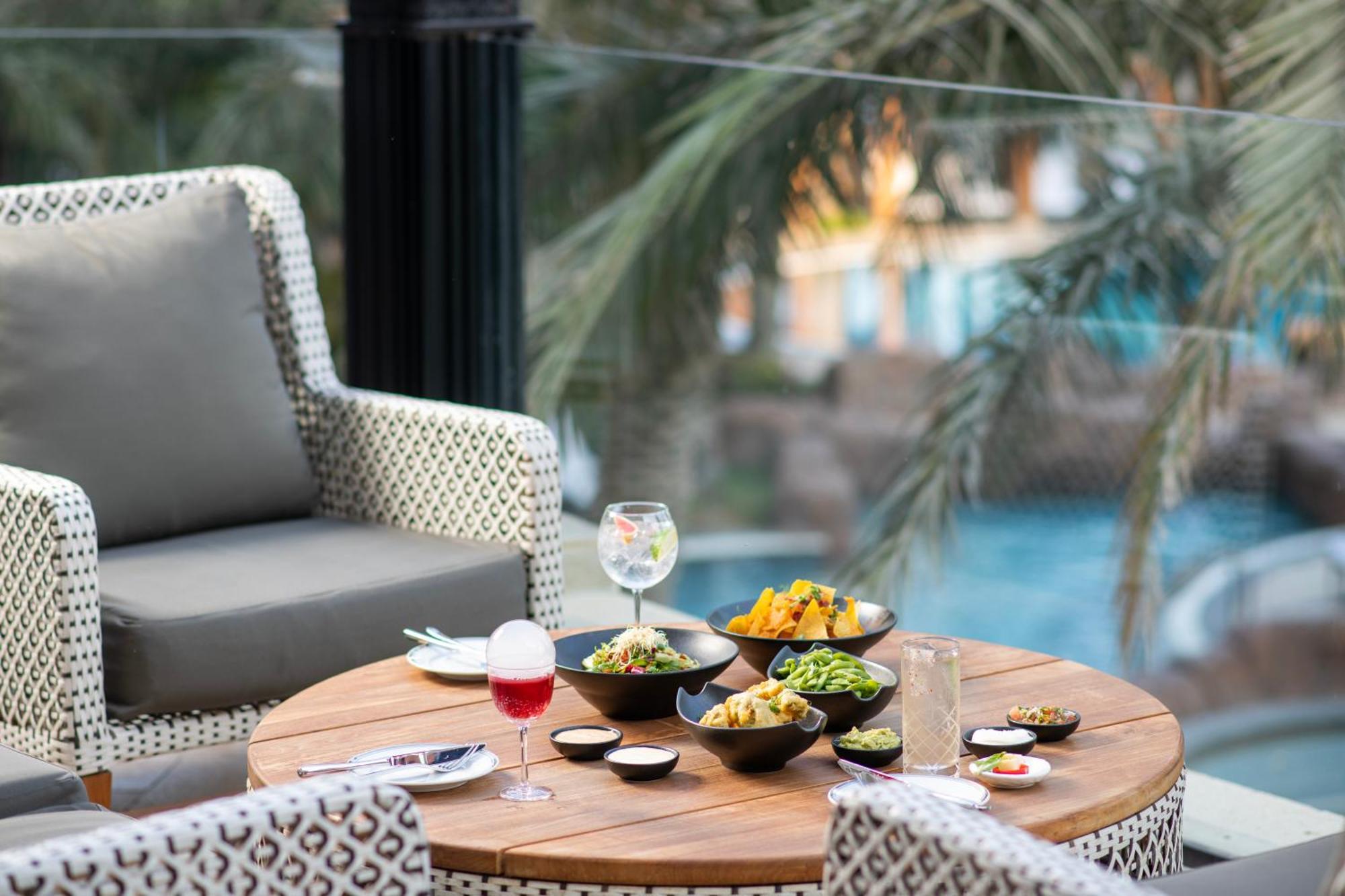 Four Seasons Hotel Доха Екстер'єр фото The Pool Bar