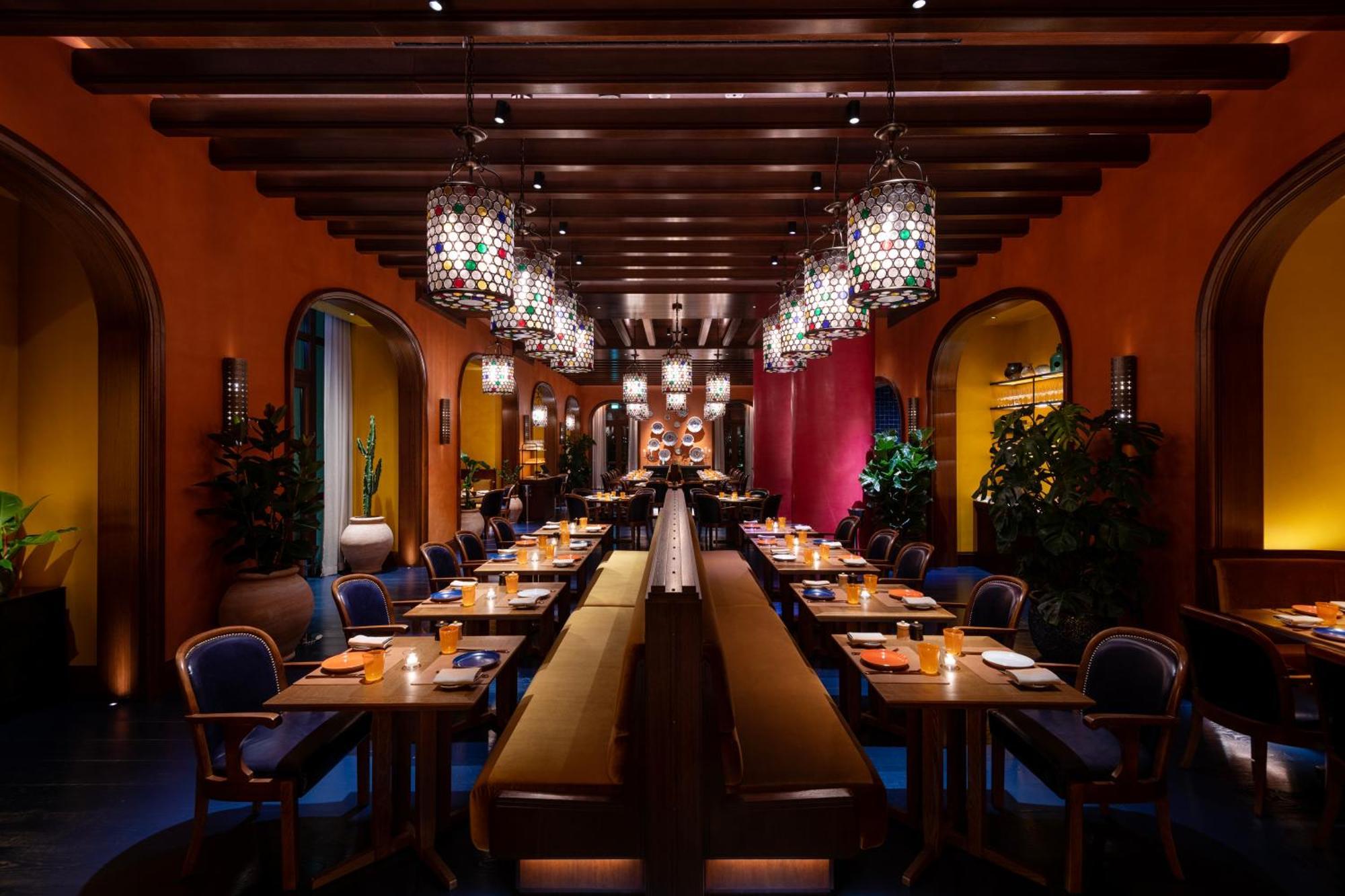 Four Seasons Hotel Доха Екстер'єр фото The interior of the restaurant