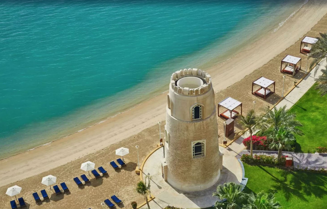 Four Seasons Hotel Доха Екстер'єр фото The beach at the Jumeirah Beach Hotel